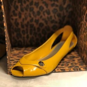 Cato Golden Glow Flats